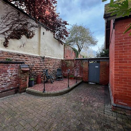 Historic House In The Park, Private Courtyard Near The Castle Lägenhet Nottingham Exteriör bild