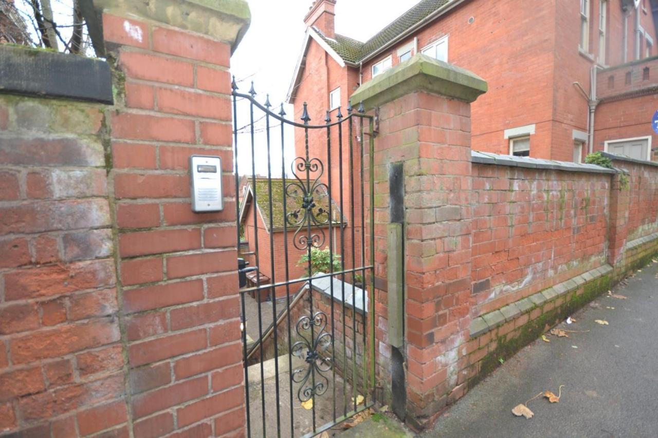 Historic House In The Park, Private Courtyard Near The Castle Lägenhet Nottingham Exteriör bild
