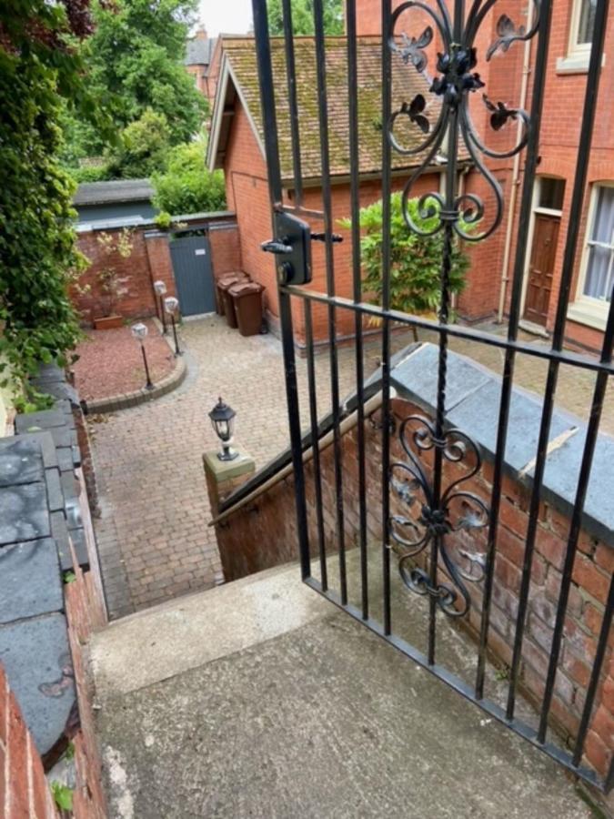 Historic House In The Park, Private Courtyard Near The Castle Lägenhet Nottingham Exteriör bild